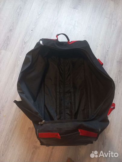 Продам хоккейную сумку MAD GUY на колесах