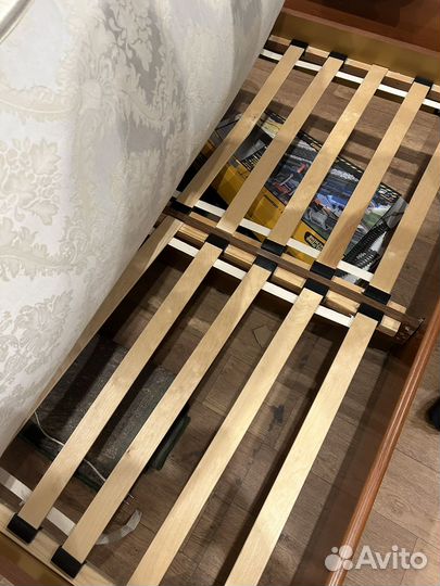 Кровать с матрасом