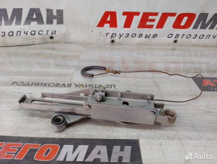 Фиксатор кабины(винчестер) Mercedes-Benz Atego