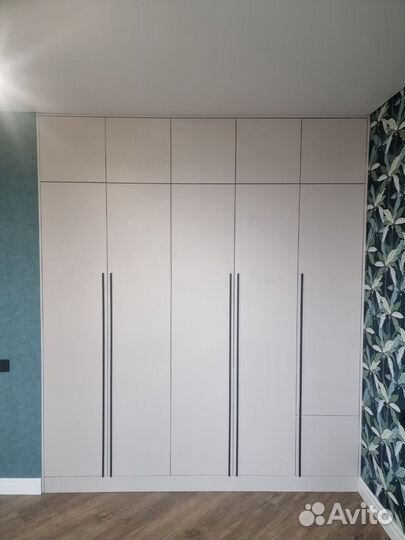 Шкаф распашной на заказ