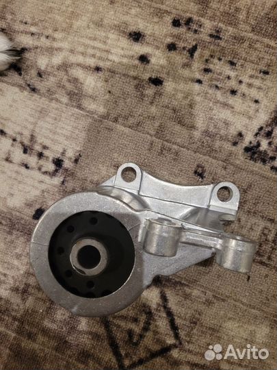 Опора двигателя задн кпп VW transporter T4
