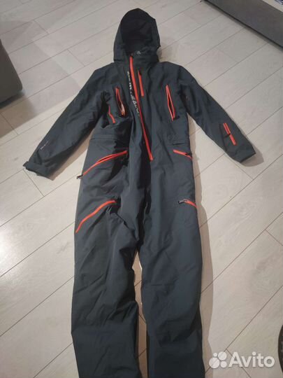Сноубордический комбинезон мужской