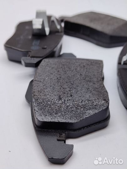 Тормозные Колодки передние оригинал