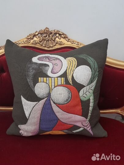 Подушка дизайнерская