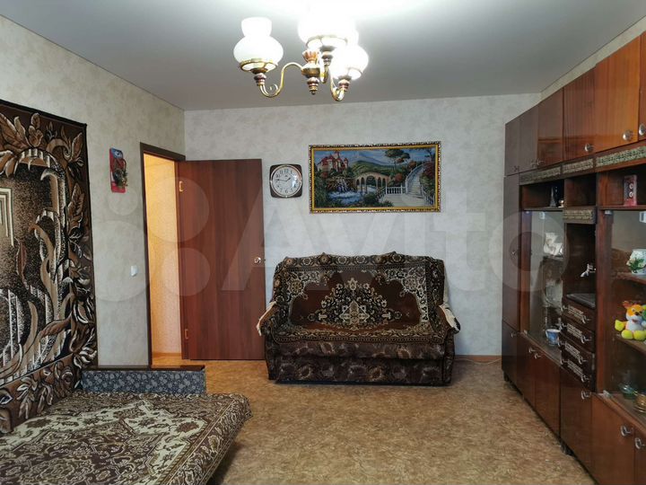 3-к. квартира, 72,1 м², 1/3 эт.
