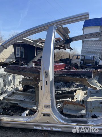 Toyota Rav 4 40 2013- Центральная стойка