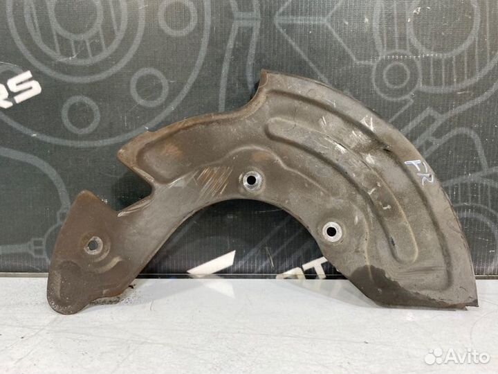 Кожух тормозного диска передний правый Audi A6