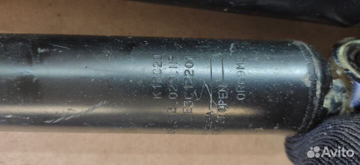 Задний амортизатор Skoda Karoq