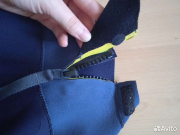 Полусухой гидрокостюм Tribord