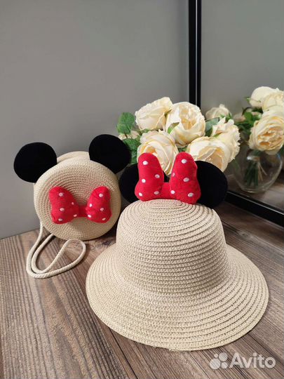 Соломенная шляпа и сумка