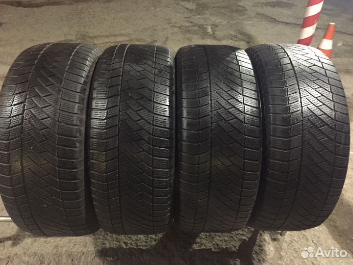 Continental ContiVikingContact 6 255/55 R18