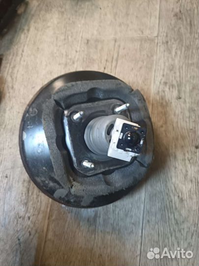 Вакуумный усилитель тормозов Peugeot 301