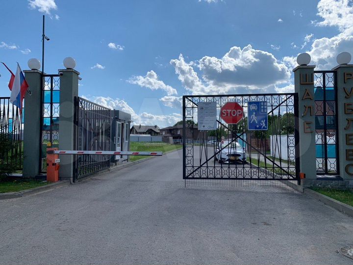 Коттедж 370 м² на участке 11 сот.