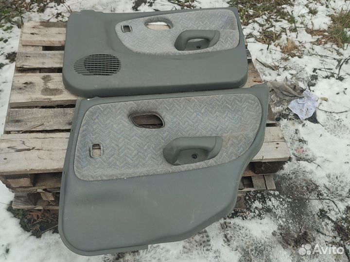 Suzuki baleno обшивка дверей