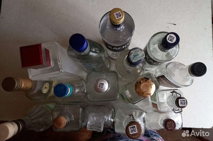 Бутылка стеклянная 0,5л. 0,7л. 1л