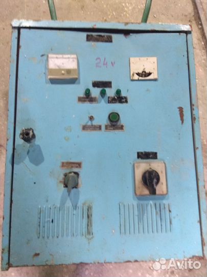 Стационарное зарядное устройство