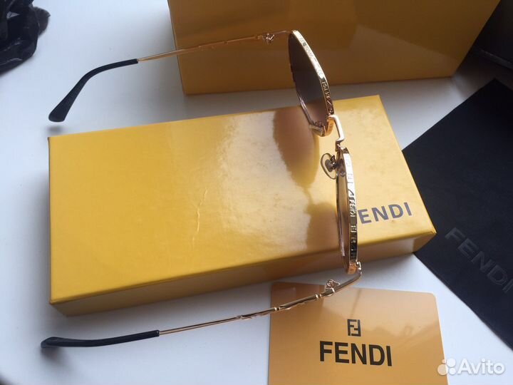 Солнцезащитные очки мужские fendi