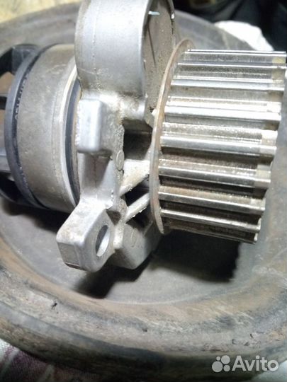 Водяной насос (помпа) Ауди а4 2007г