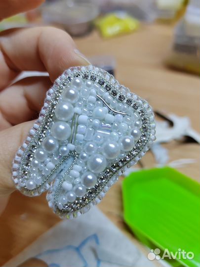 Брошь из бисера