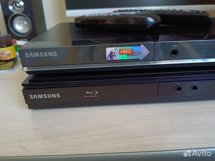 Dvd проигрыватель samsung 2 штуки,один новый