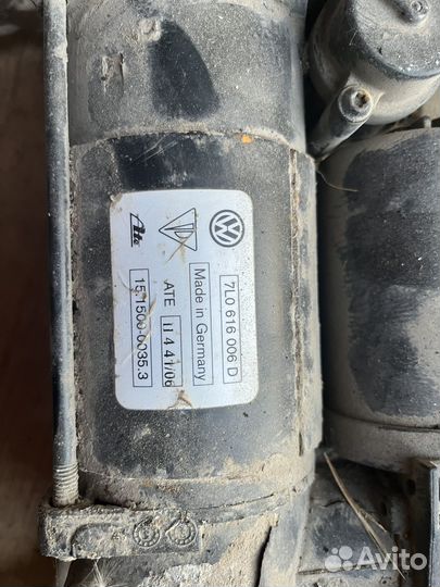 Компрессор пневмоподвески Porsche Touareg