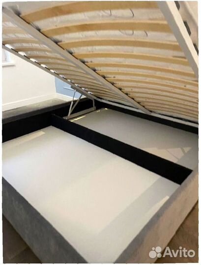 Дизайнерская кровать двуспальная