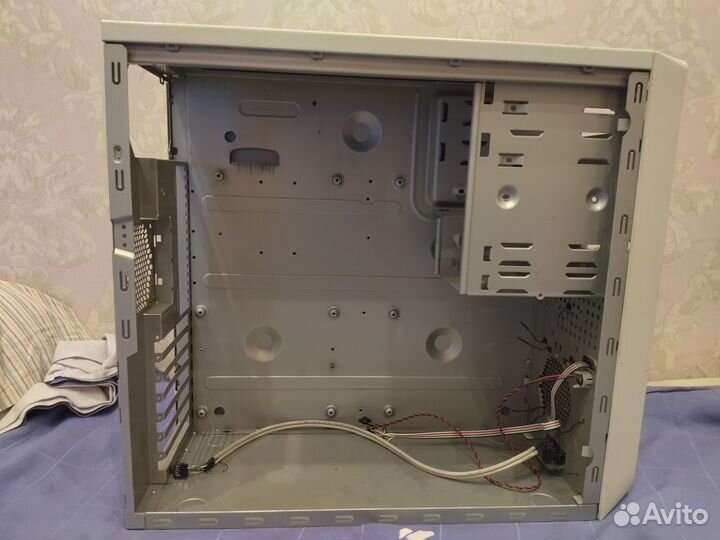 Ретро компьютерный корпус ATX из толстого металла