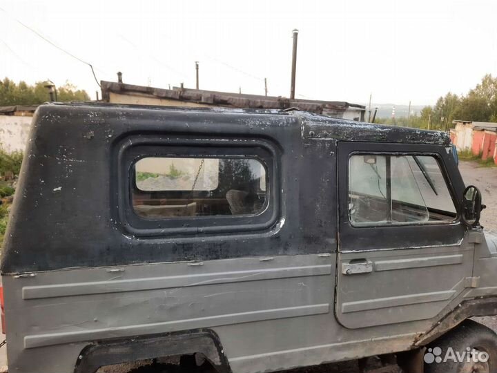 Крыша пластиковая на луаз с люком