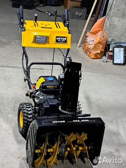 Снегоуборочная машина