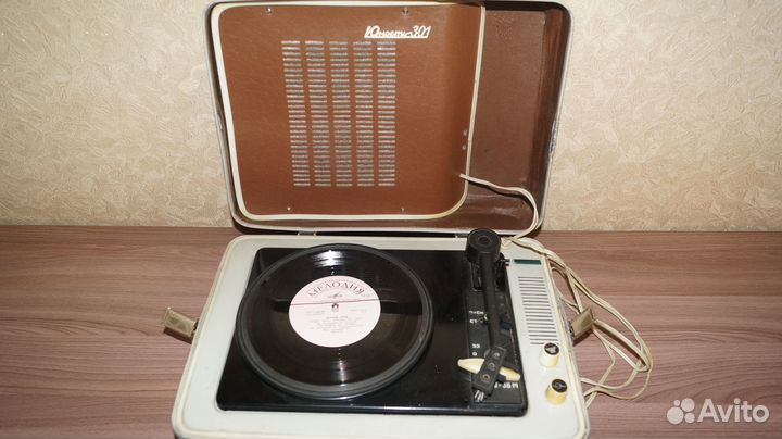 Виниловый проигрыватель юность 301