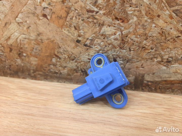 Датчик удара Volkswagen Golf V