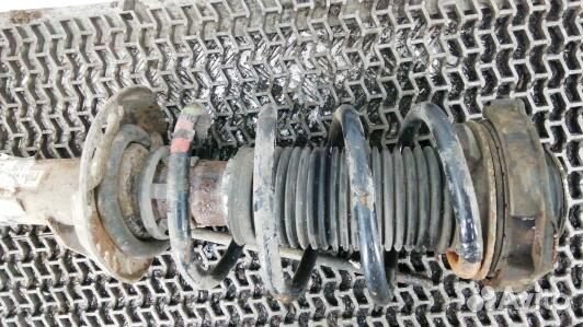 Стойка передняя правая volkswagen tiguan 1 (ZAD14N