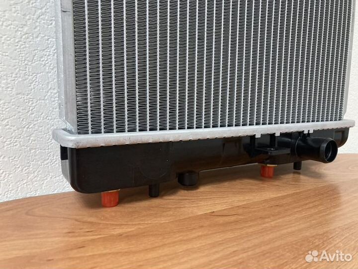 Радиатор охлаждения Ниссан Марч АКПП 92-02