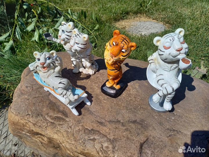Керамические фигурки тигров