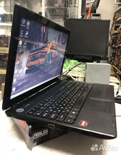 Ноутбук eMachines 644 (2 ядра/3гб/2 видеокарты)