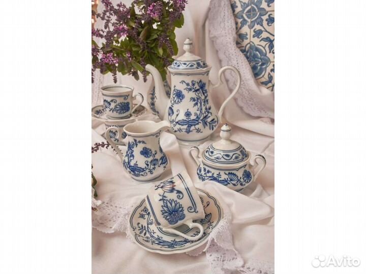Чайный и столовый сервиз луковый рисунок Чехия