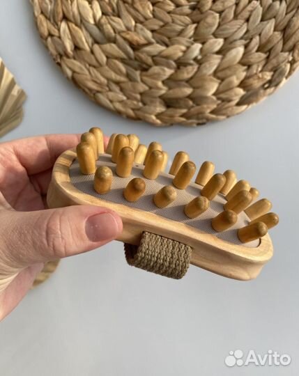 Массажная щетка антицеллюлитная деревянная
