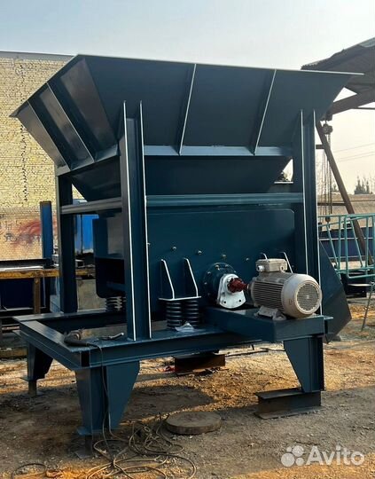 Питатель пластинчатый, вибрационный, с бункером