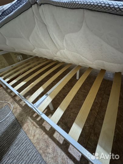Кровать двухспальная с матрасом бу