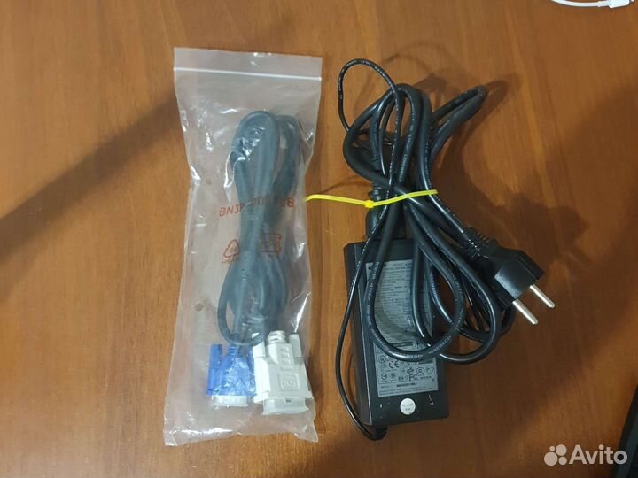 Монитор Samsung