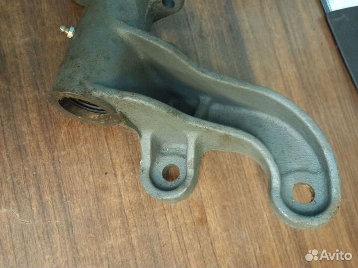 Кронштейн крепления энергоаккумулятора камаз