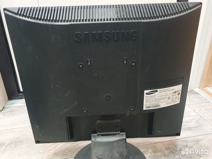 Монитор Samsung syncmaster 720n