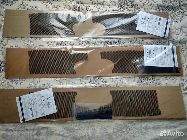 Сетка защиты радиатора LADA Largus (Cross) FL