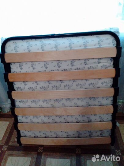 Раскладушка с матрасом на ламелях