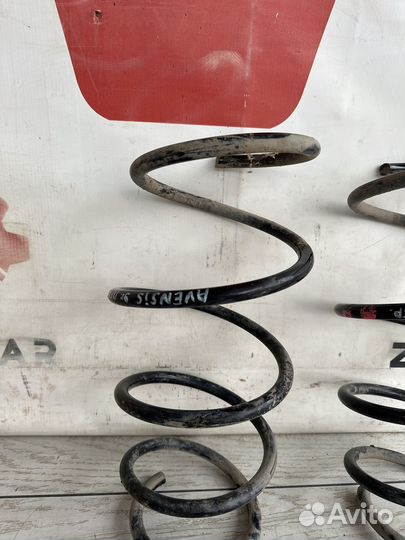 Toyota Avensis 3 T270 Амортизатор передний