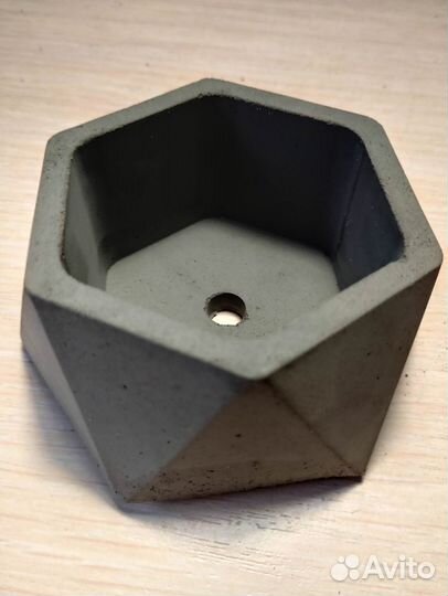 Кашпо из бетона