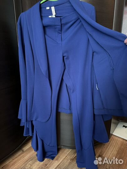 Костюм со штанами женский 42