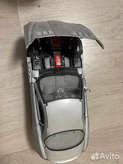 Модель 1/18 Mercedes-Benz SLR McLaren