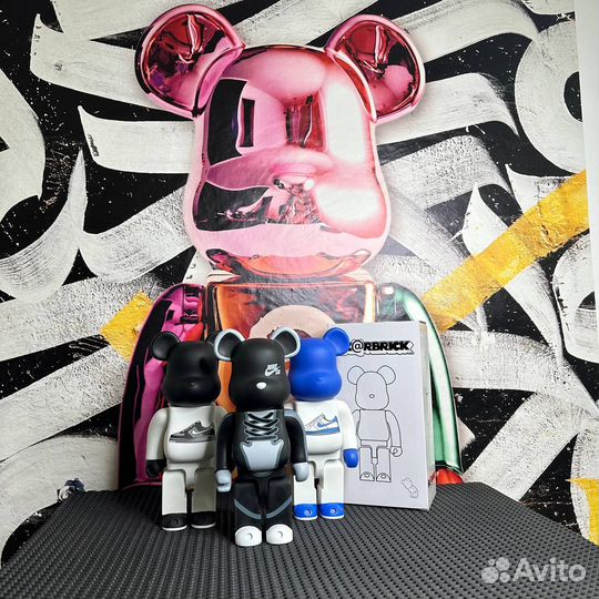 Фигурка kaws