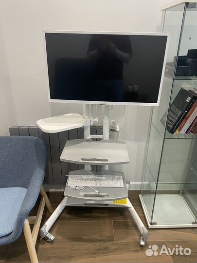 Стойка для аппаратуры